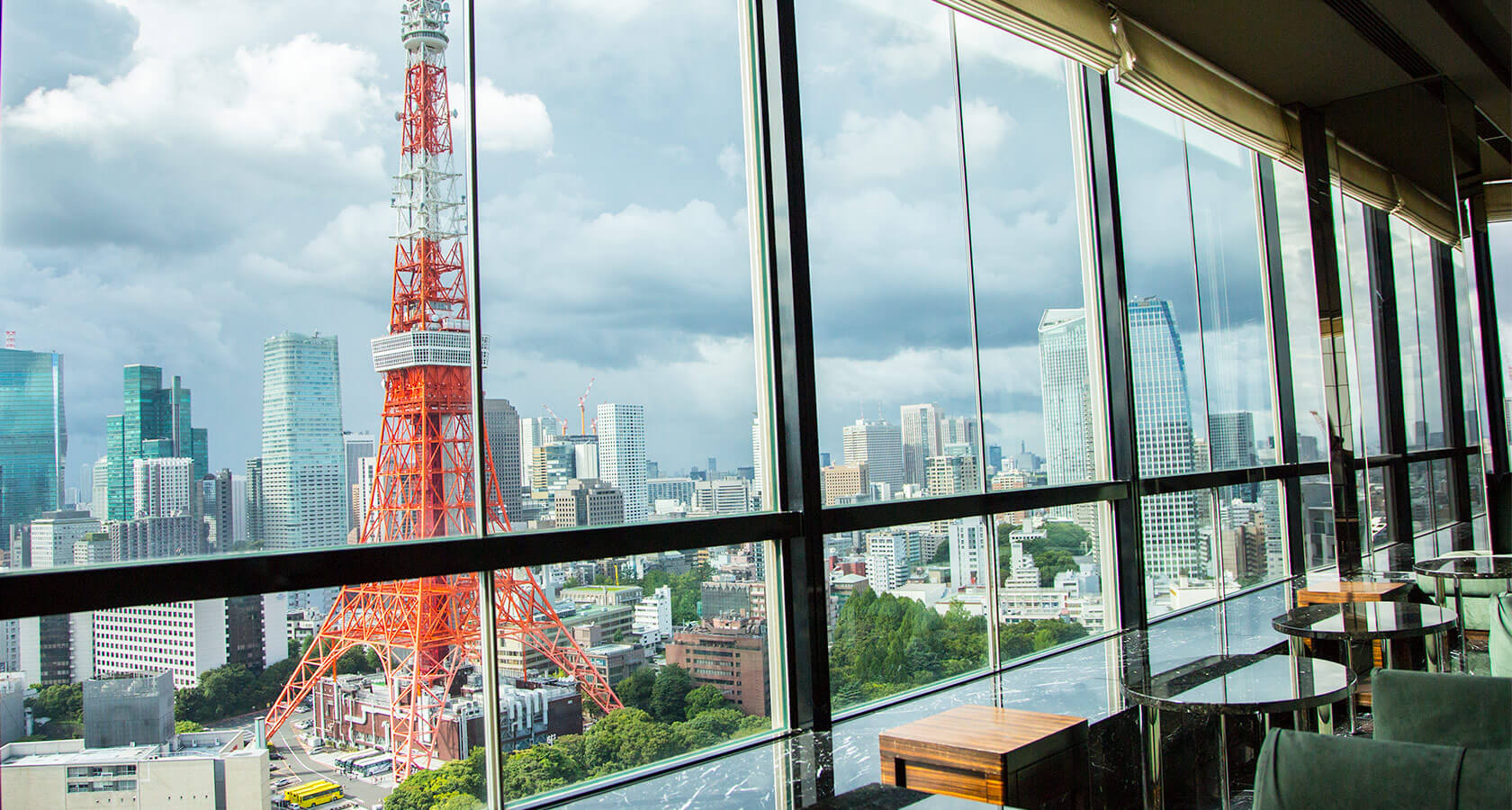 Sky Lounge Stellar Garden: Bird-view of Tokyo Tower - Tokyo.com